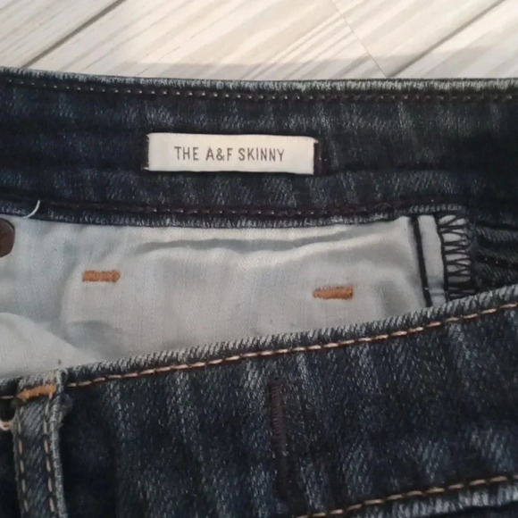 Abercrombie & Fitch Dark wash skinny leg jeans size 28 women's - Picture 8 of 10
